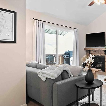 Cozy Top Floor Condo With Mountain Views Park Stadt Exterior foto