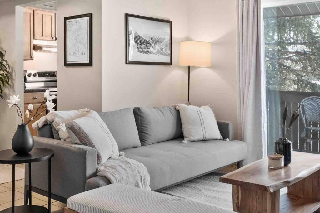 Cozy Top Floor Condo With Mountain Views Park Stadt Exterior foto
