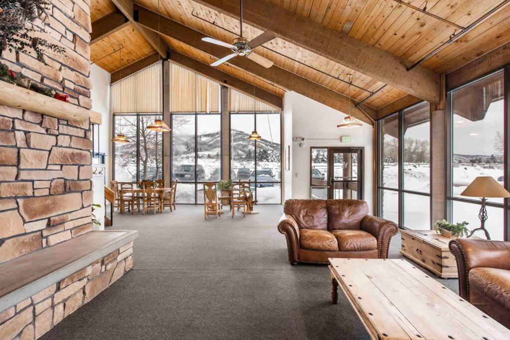 Cozy Top Floor Condo With Mountain Views Park Stadt Exterior foto